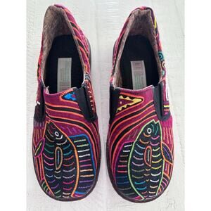 Mabacol NWOT Artisan Handmade Embroidered Fish Slip on Shoes Upcycle Recycle SZ6